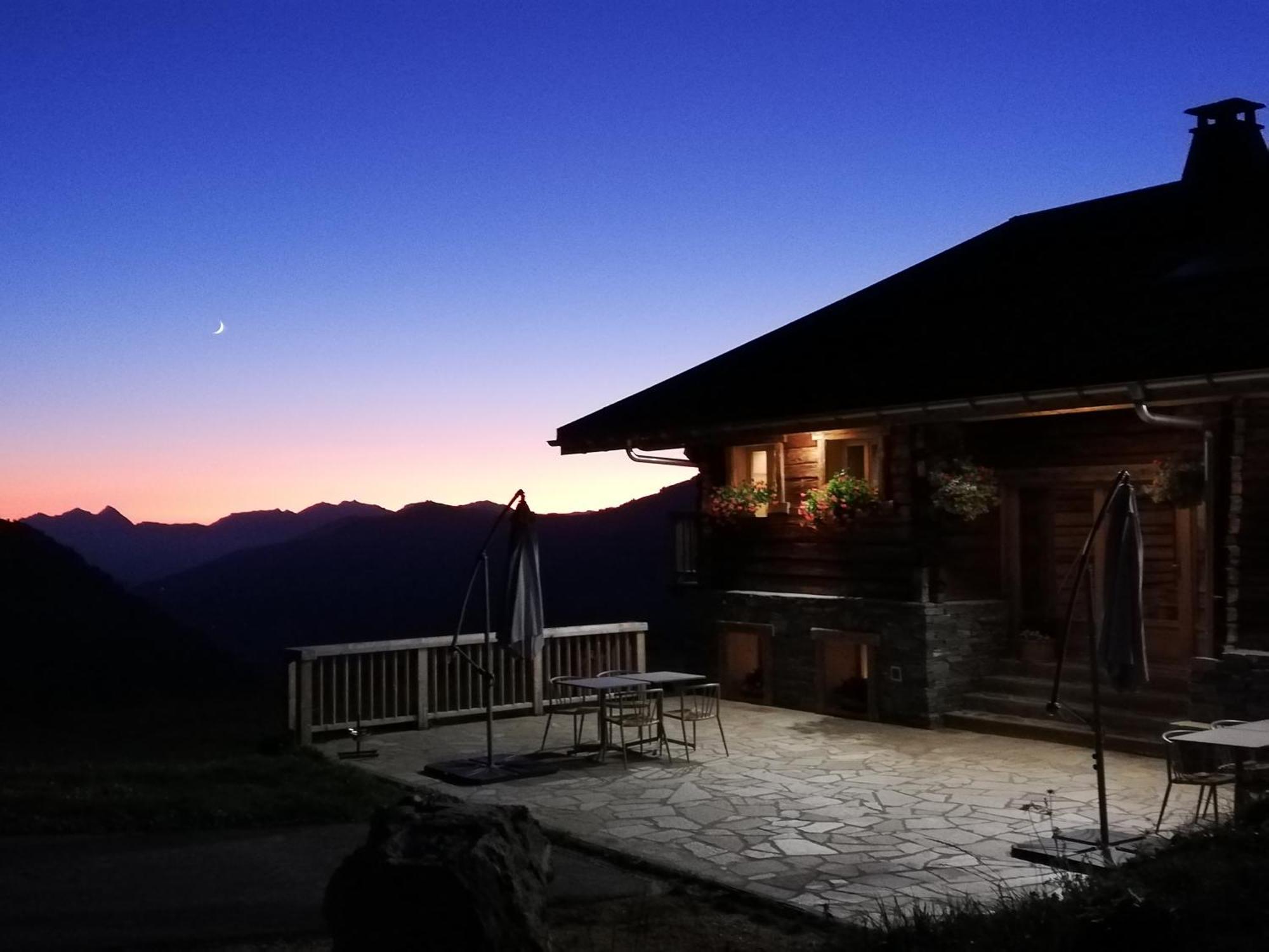 Chambres Et Tables D'Hotes Le Choton A Nono - Col Du Joly Beaufortain 오틀루스 외부 사진